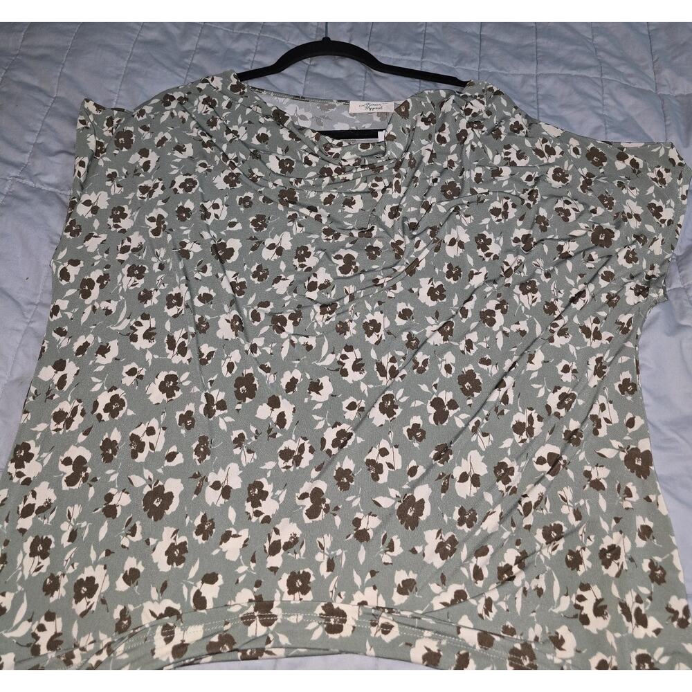 Beacon Apparel 3xl Green Floral Blouse